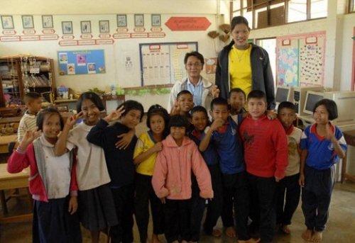 2.1 metrelik dev kız 