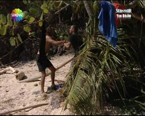 Survivor Ünlüler Gönüllüler'de rezalet - Resim 12
