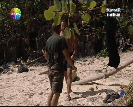 Survivor Ünlüler Gönüllüler'de rezalet - Resim 13
