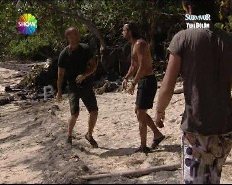 Survivor Ünlüler Gönüllüler'de rezalet - Resim 18