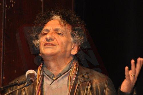 Bedri Baykam İstanbul'da bıçaklı saldırıya uğradı - Resim 1