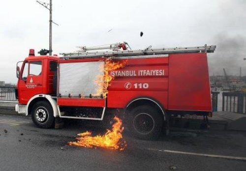 BDP'lilerden Taksim'de YSK protestosu - Resim 16