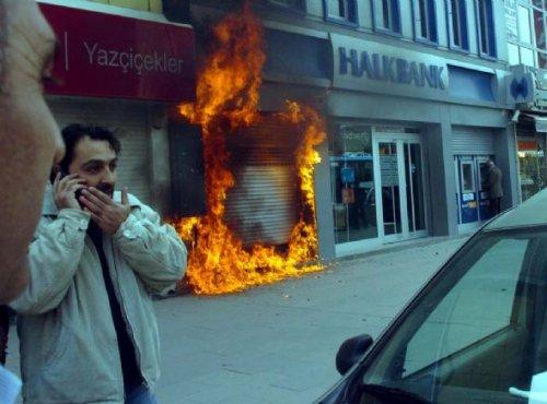 Van ve Yüksekova'da olaylar - Resim 1