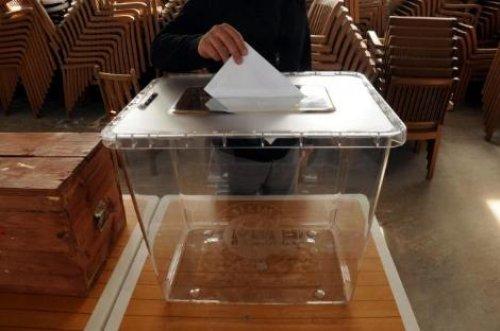 Şeffaf oy sandıkları yola çıktı