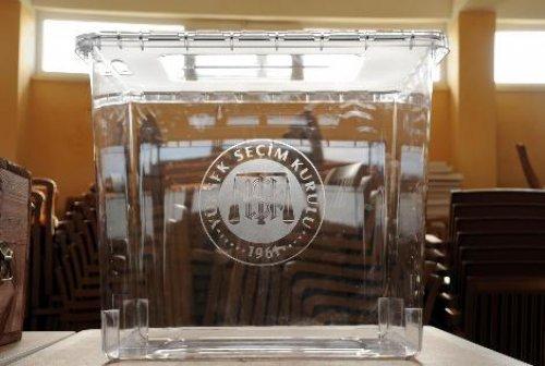 Şeffaf oy sandıkları yola çıktı