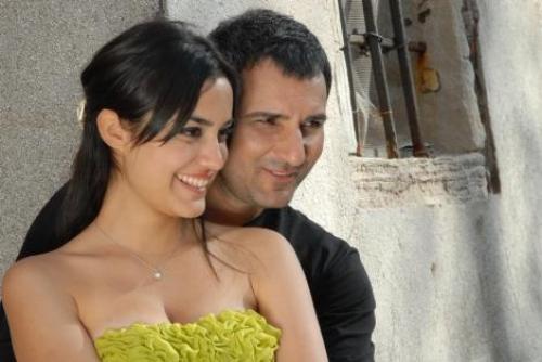 Rafet sevgilisiyle klip çekti