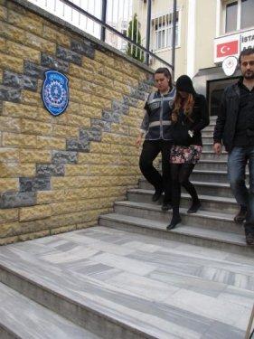 Dekolteli hırsızlar yakalandı - Resim 3