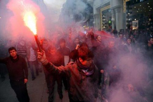 Taksim'deki anma töreninde gerginlik  - Resim 22
