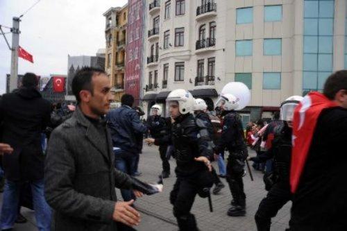 Taksim'deki anma töreninde gerginlik  - Resim 4