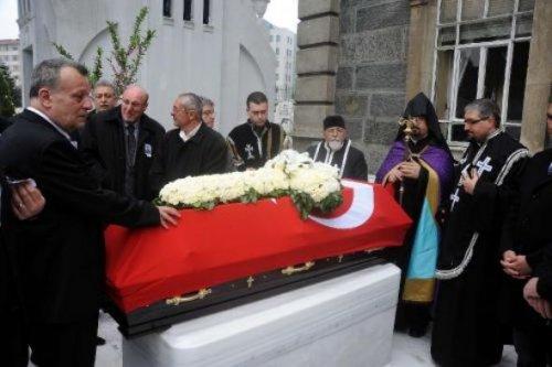 Ermeni şehit son yolculuğuna uğurlandı - Resim 14