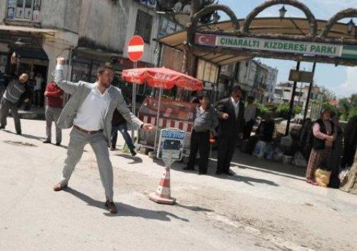 Baykal'a yumurtalı saldırı - Resim 1