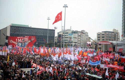 Türkiye'den ve dünyadan 1 Mayıs kareleri - Resim 113