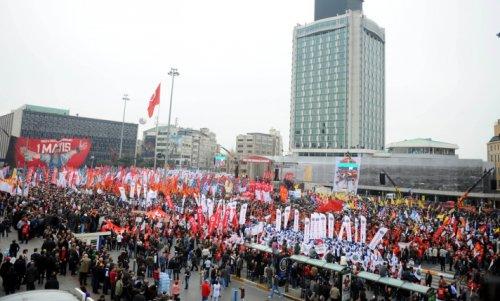 Türkiye'den ve dünyadan 1 Mayıs kareleri - Resim 109