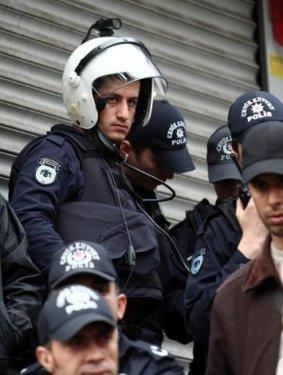 1 Mayıs'ta polisten bir ilk: Kameralı kask