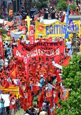Türkiye'den ve dünyadan 1 Mayıs kareleri - Resim 29