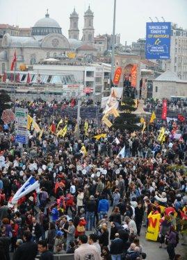 Türkiye'den ve dünyadan 1 Mayıs kareleri - Resim 115