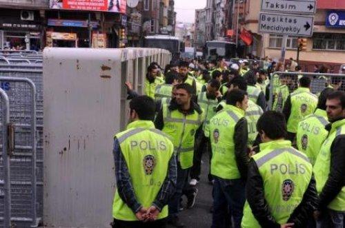 Taksim'de kalabalık kadraja sığmadı - Resim 3