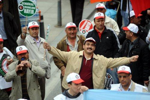 Türkiye'den ve dünyadan 1 Mayıs kareleri - Resim 105