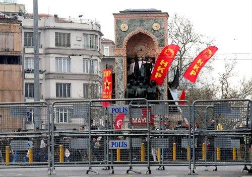Taksim'de kalabalık kadraja sığmadı - Resim 30