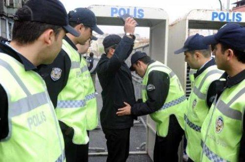 Taksim'de kalabalık kadraja sığmadı - Resim 10