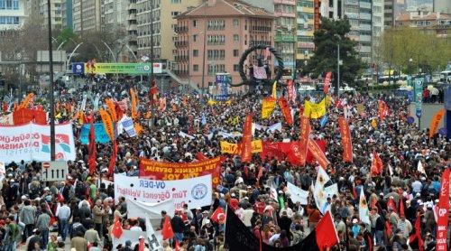 Türkiye'den ve dünyadan 1 Mayıs kareleri - Resim 67