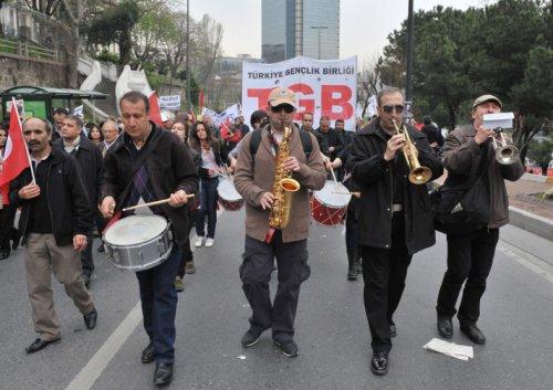 Türkiye'den ve dünyadan 1 Mayıs kareleri - Resim 31