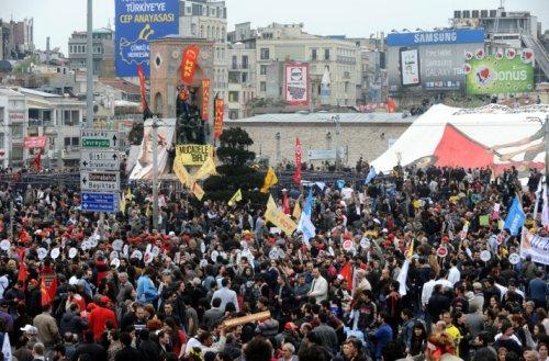 Türkiye'den ve dünyadan 1 Mayıs kareleri - Resim 118
