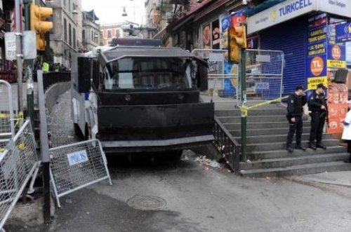 Taksim'de kalabalık kadraja sığmadı - Resim 11
