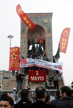 Türkiye'den ve dünyadan 1 Mayıs kareleri - Resim 117