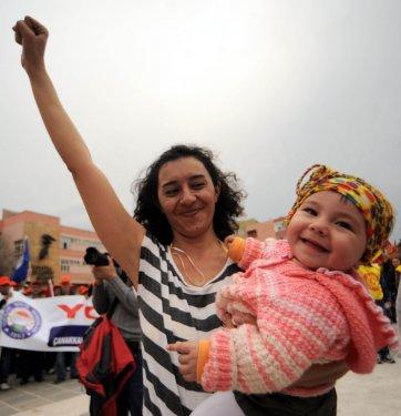 Türkiye'den ve dünyadan 1 Mayıs kareleri - Resim 76
