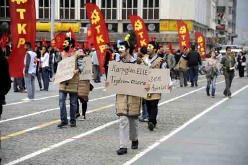 Türkiye'den ve dünyadan 1 Mayıs kareleri - Resim 40