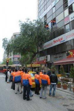 İşçiler CHP binasını bastı - Resim 2