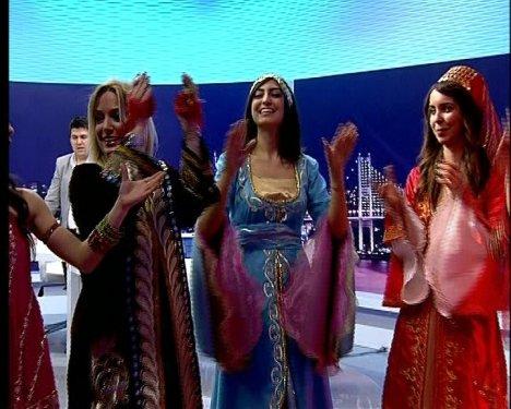Saba Tümer'e canlı yayında kına gecesi  - Resim 5