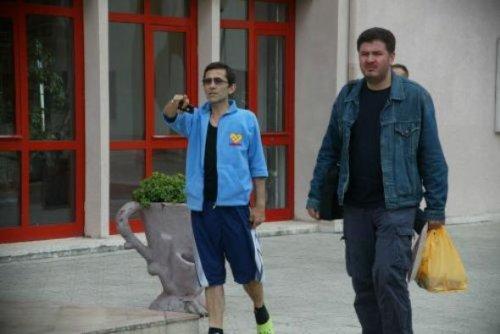 Peker Açıkalın taburcu oldu gazetecilere saydırdı