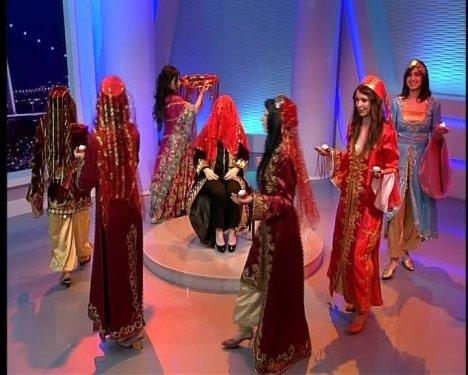 Saba Tümer'e canlı yayında kına gecesi  - Resim 10