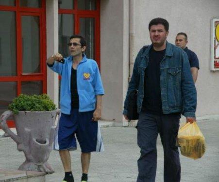 Peker Açıkalın taburcu oldu gazetecilere saydırdı