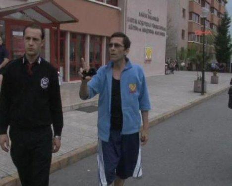 Peker Açıkalın taburcu oldu gazetecilere saydırdı