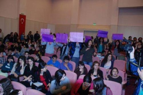 Hıncal Uluç'a protesto