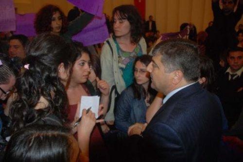 Hıncal Uluç'a protesto