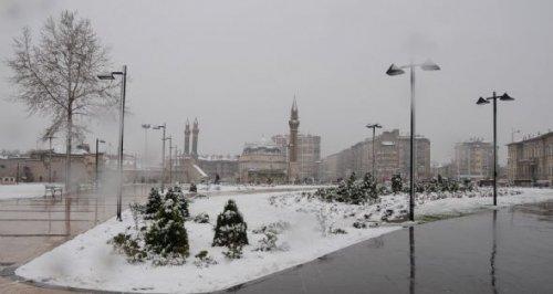 Sivas'ta Mayıs ayında kar  - Resim 3