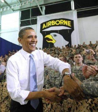 Obama Ladin'i öldüren komandolarla bir arada - Resim 8
