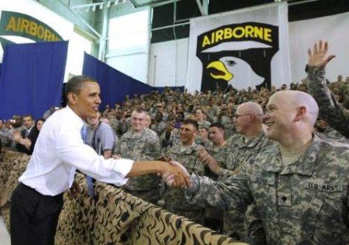 Obama Ladin'i öldüren komandolarla bir arada - Resim 7