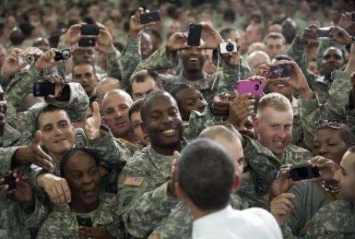 Obama Ladin'i öldüren komandolarla bir arada - Resim 1