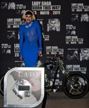Lady Gaga yeni albümünü tanıttı - Resim 3