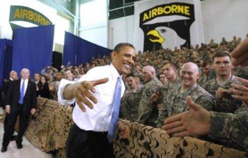 Obama Ladin'i öldüren komandolarla bir arada - Resim 9