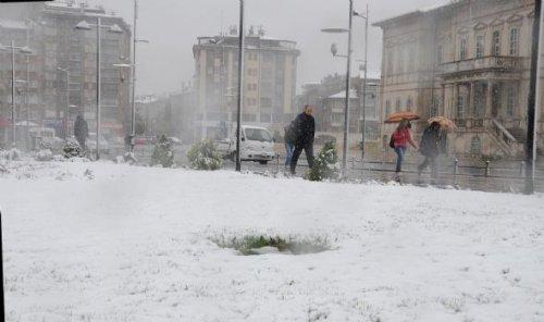 Sivas'ta Mayıs ayında kar  - Resim 4