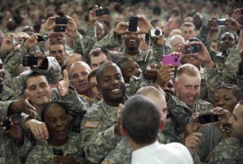 Obama Ladin'i öldüren komandolarla bir arada - Resim 4