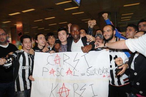 Survivor'dan diskalifiye edilen Pascal böyle karşılandı