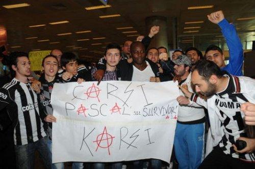 Survivor'dan diskalifiye edilen Pascal böyle karşılandı