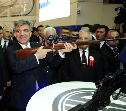 Cumhurbaşkanı Gül silah kuşandı - Resim 20